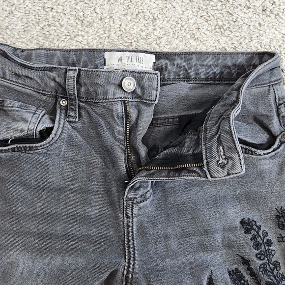 We The Free Girlfriend Jeans Embroidered Floral Cut Off Hem Cotton Blend Size 26 - Picture 9 of 16